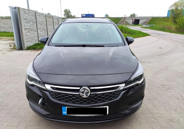 Opel Astra cena 12950 przebieg: 126000, rok produkcji 2017 z Końskie małe 92